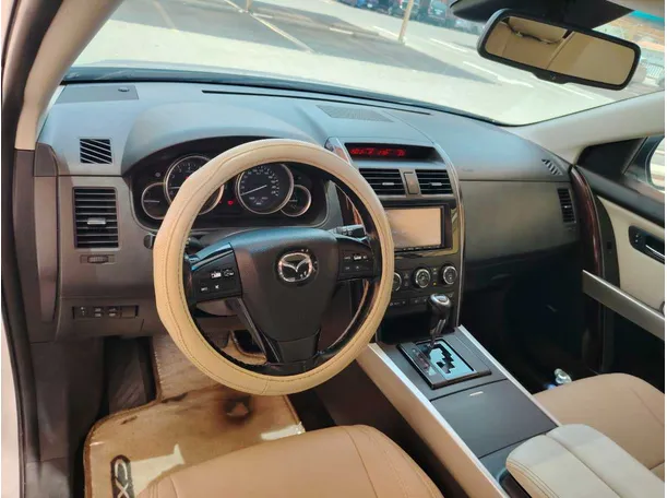 Car image 13