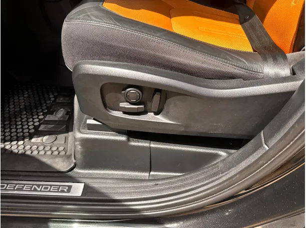 Car image 28