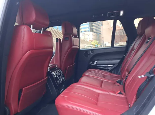 Car image 13