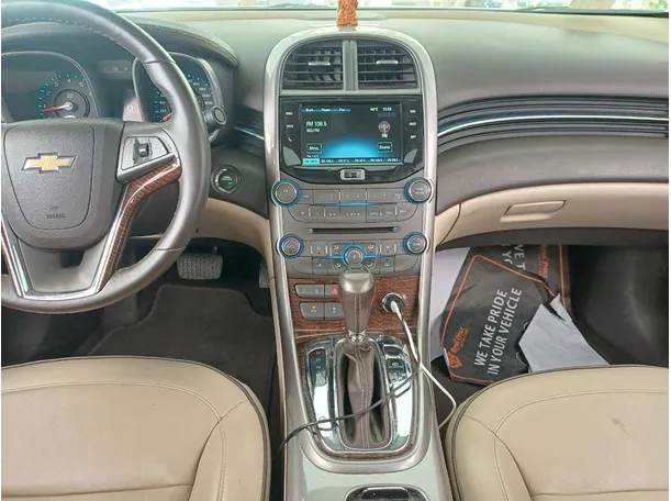 Car image 17