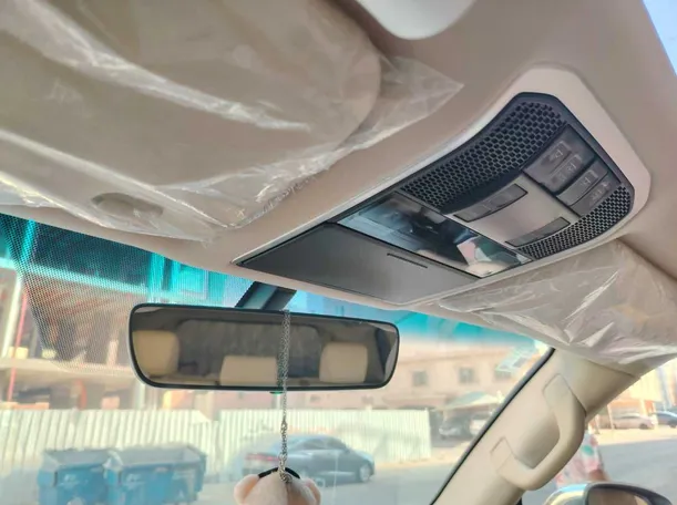 Car image 35