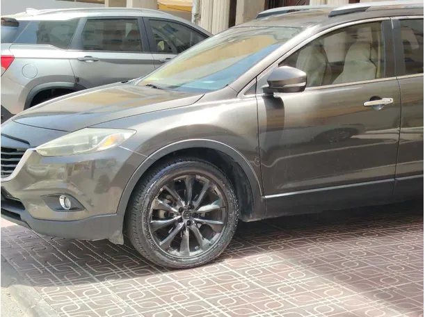 Car image 10