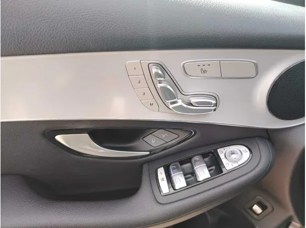 Car image 35