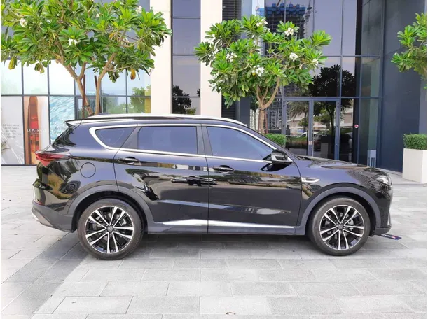 Car image 8