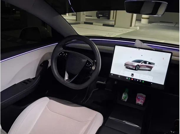 Car image 16