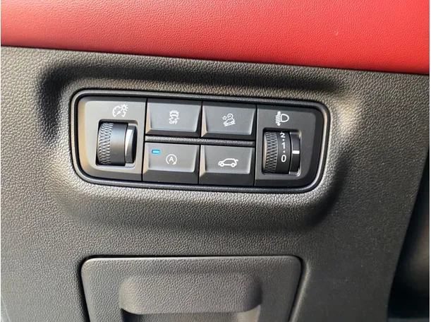 Car image 30