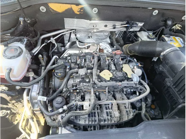 Car image 32