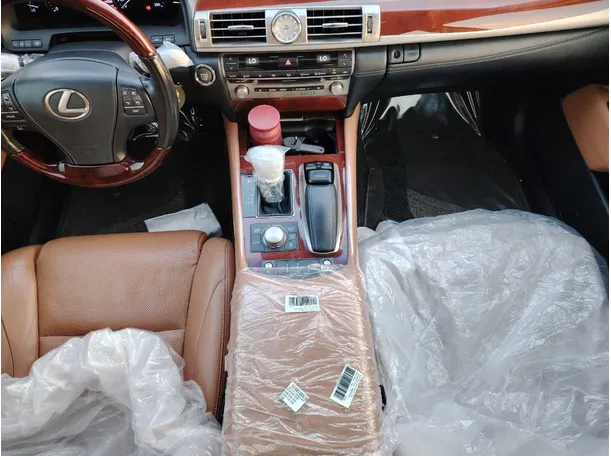 Car image 21