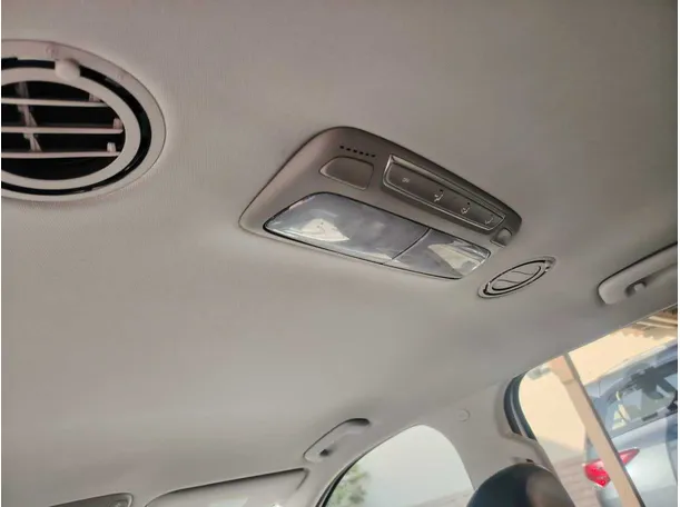 Car image 38