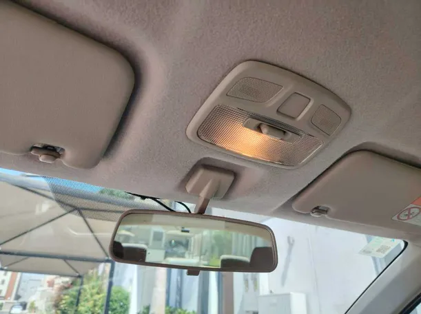 Car image 27