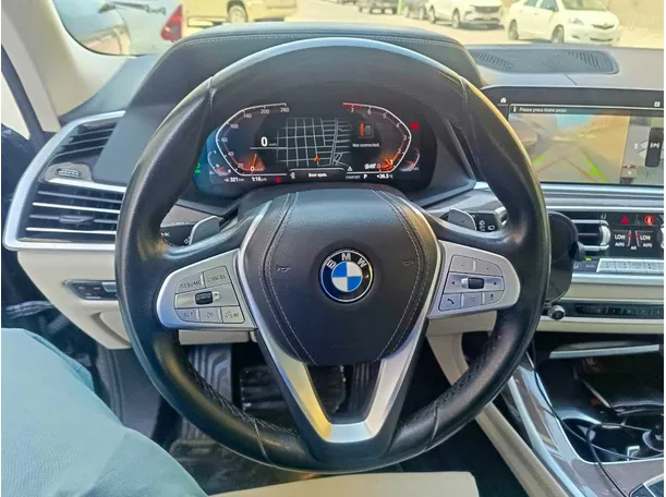 Car image 29
