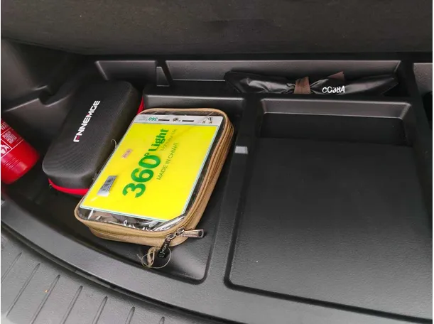 Car image 32
