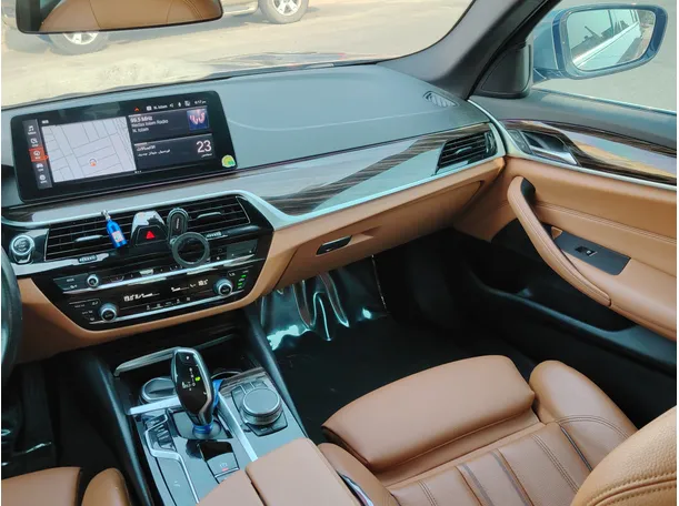 Car image 25