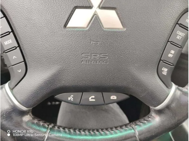 Car image 32