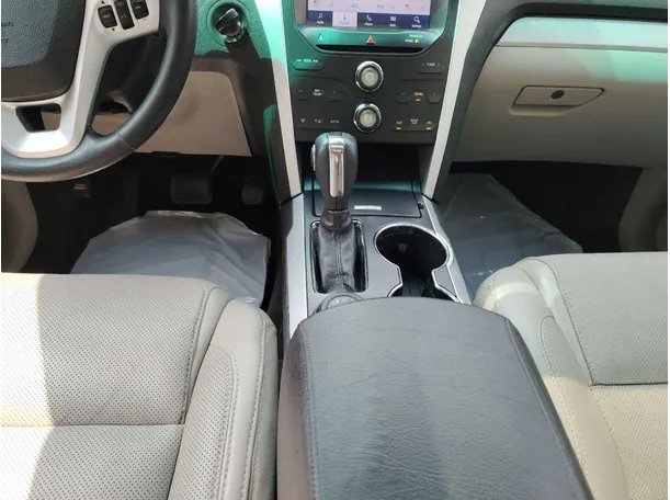 Car image 29