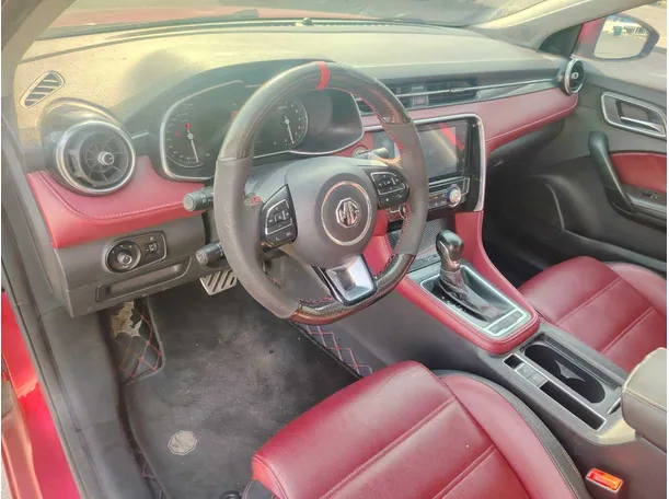Car image 14