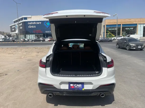 Car image 22