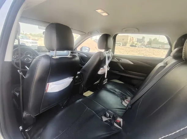 Car image 17
