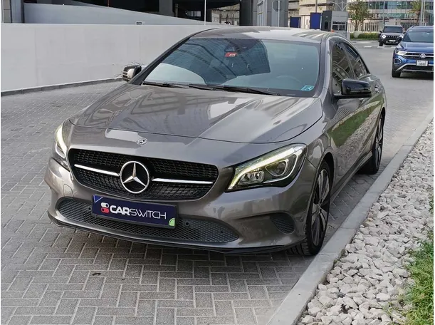2019 مرسيدس CLA200 في أبوظبي