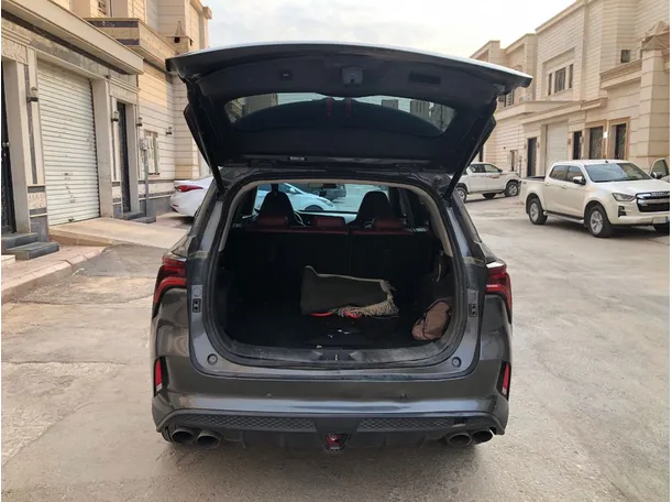 Car image 21