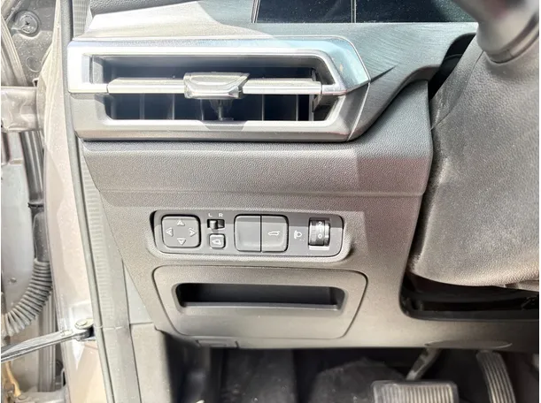 Car image 27