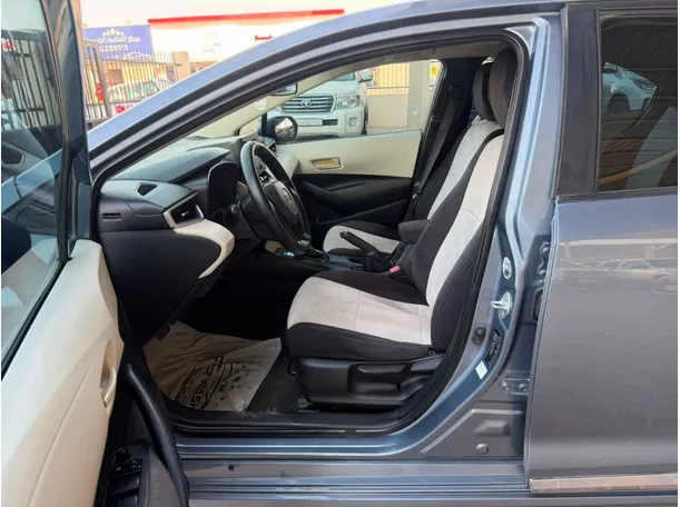 Car image 13