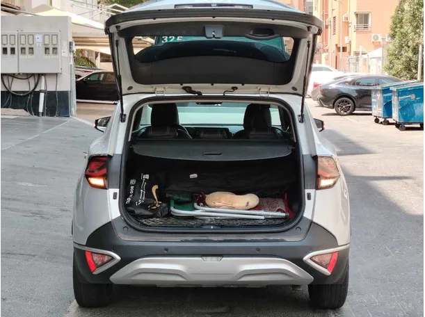 Car image 26