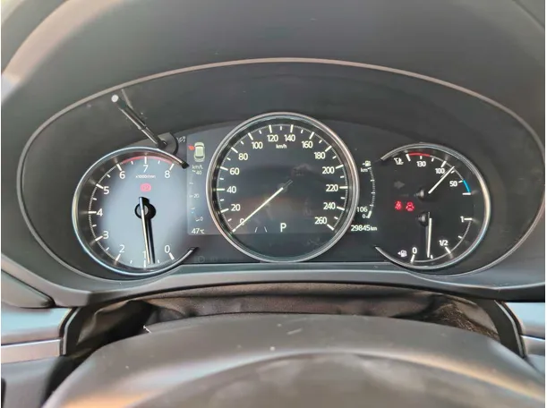 Car image 25