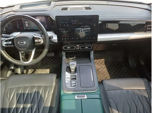 Car image 15
