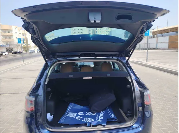 Car image 24