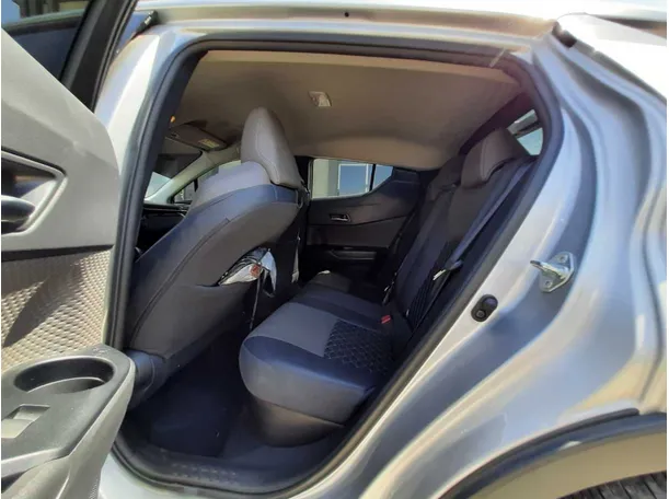 Car image 13