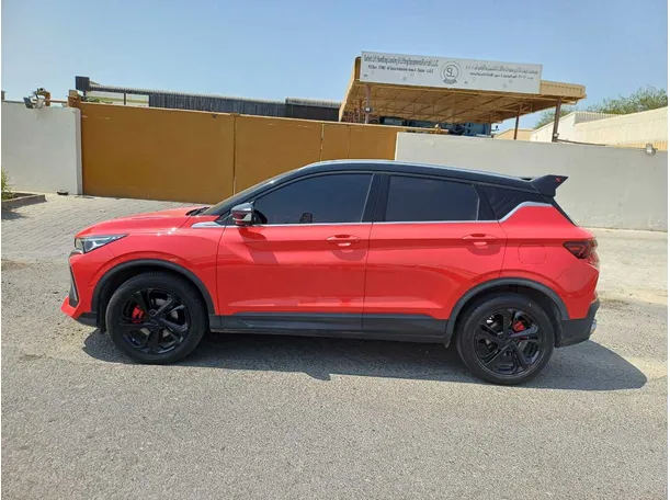 Car image 4