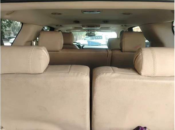 Car image 28