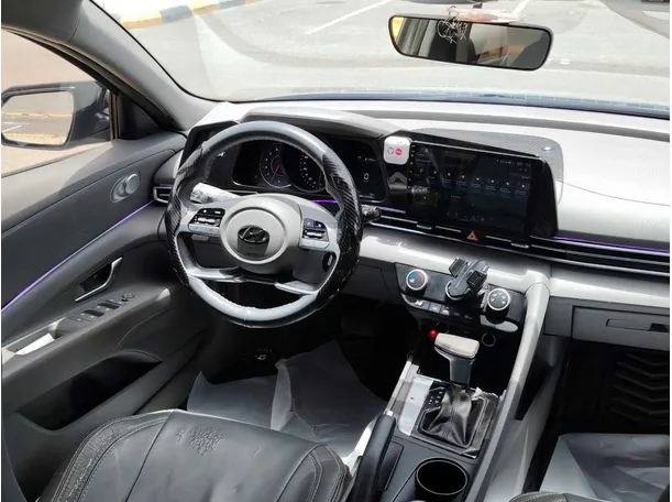 Car image 17