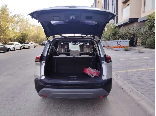 Car image 25