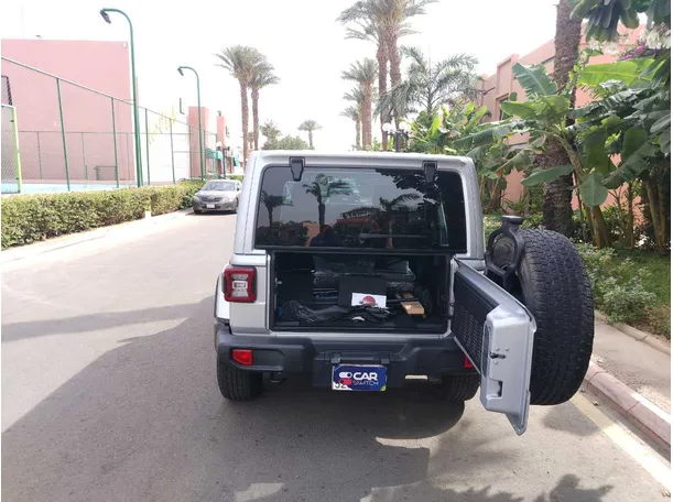 Car image 36