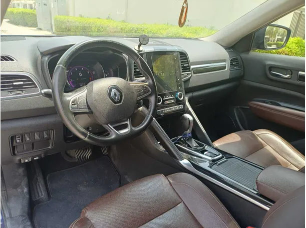 Car image 11