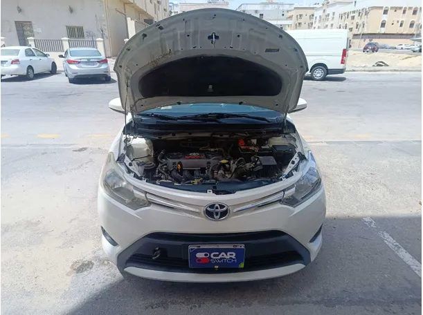 Car image 30