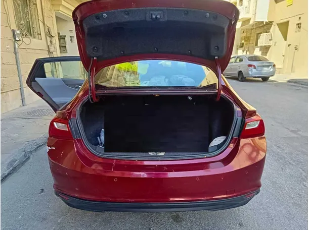 Car image 24