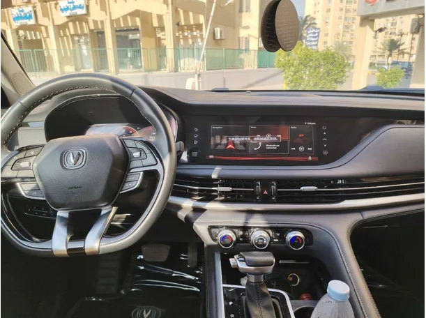 Car image 17