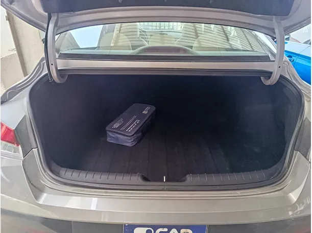 Car image 30