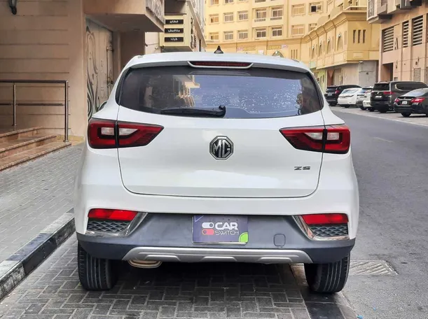 Car image 6