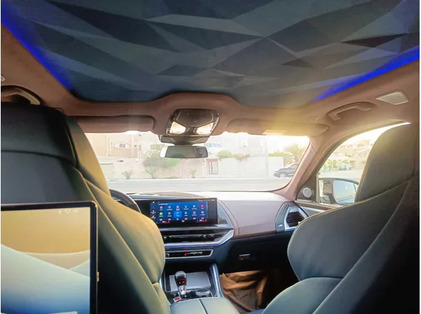 Car image 30