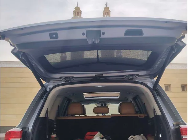 Car image 24