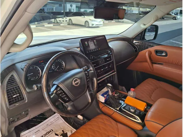 Car image 11