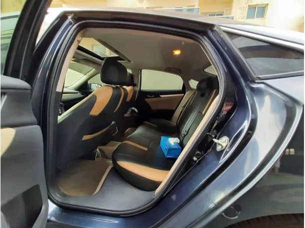 Car image 13