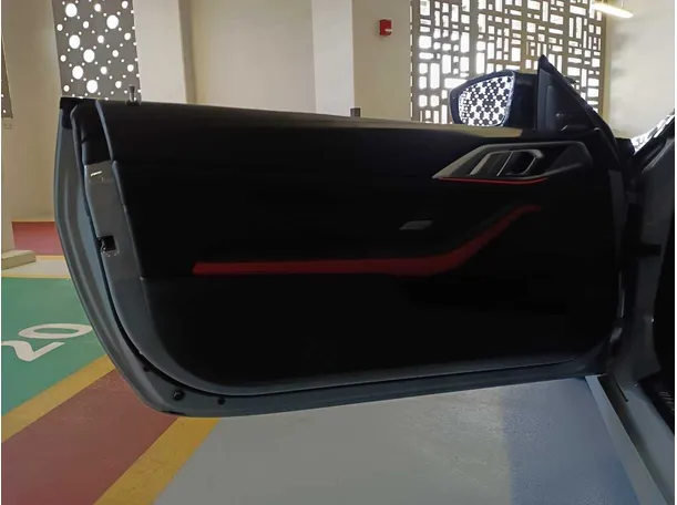 Car image 10