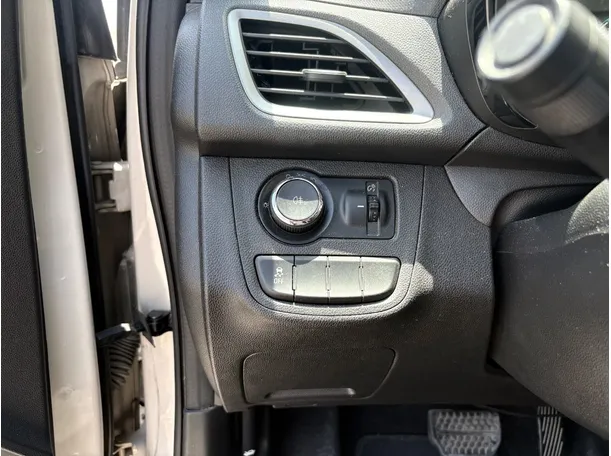 Car image 27