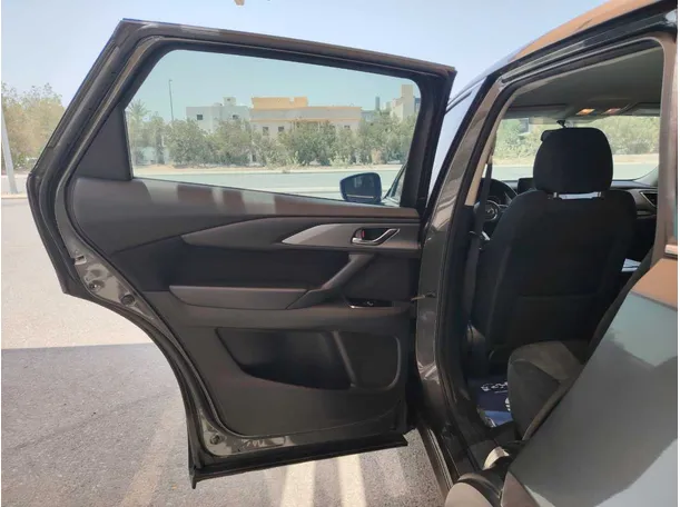 Car image 13