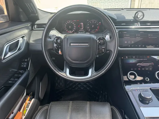 Car image 18